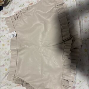 DO+BE Cream High Waist Shorts